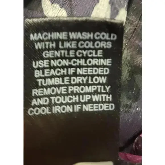 Torrid Floral Deep‎ V Neck Sheer Hi-Low Blouse Size 2 - Picture 7 of 8